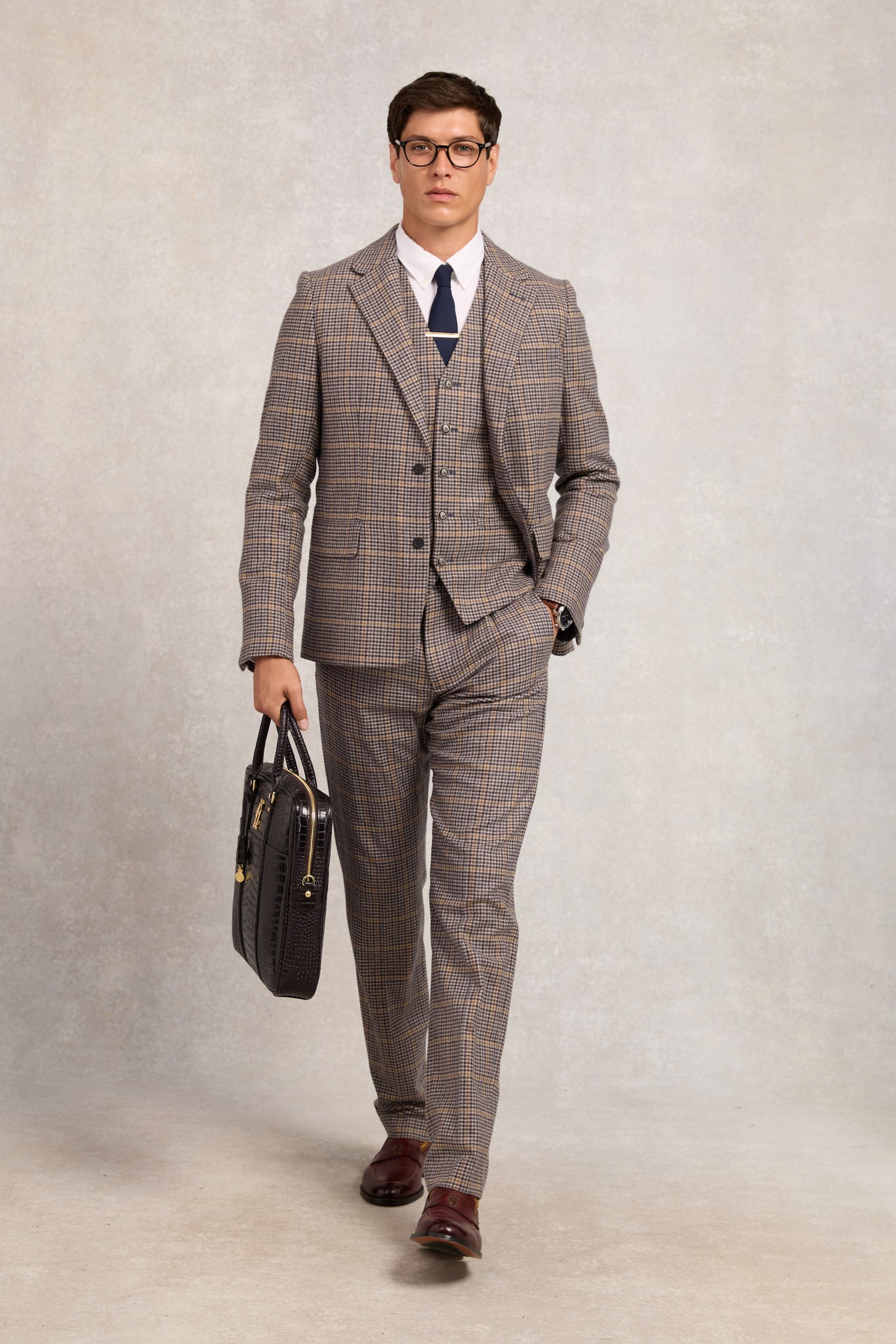 The Classic Trouser (Prince of Wales Navy)