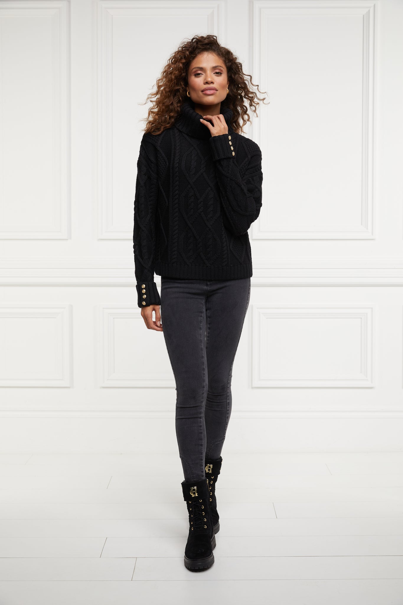 Noveli Cable Knit (Black)