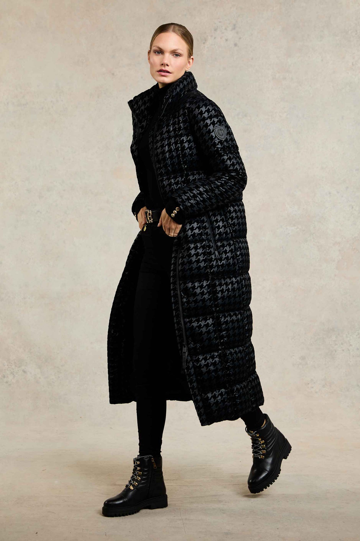 Crawford Longline Coat (Mono Houndstooth)