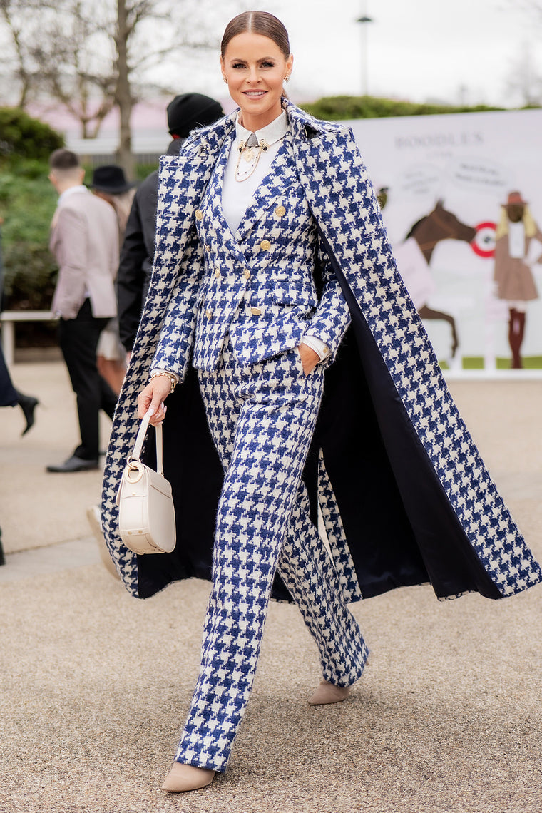 Jade's Large Scale Navy Houndstooth Look