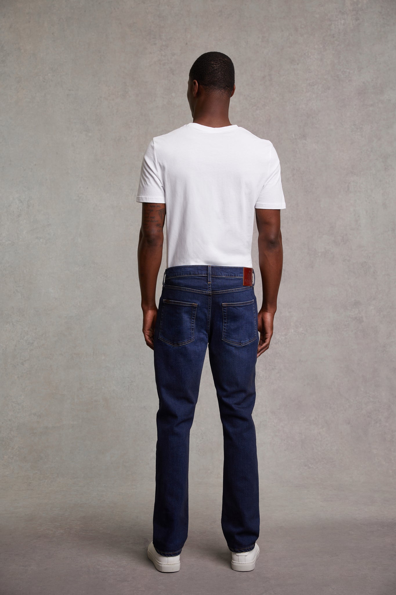 Classic Straight Jean (Washed Indigo)