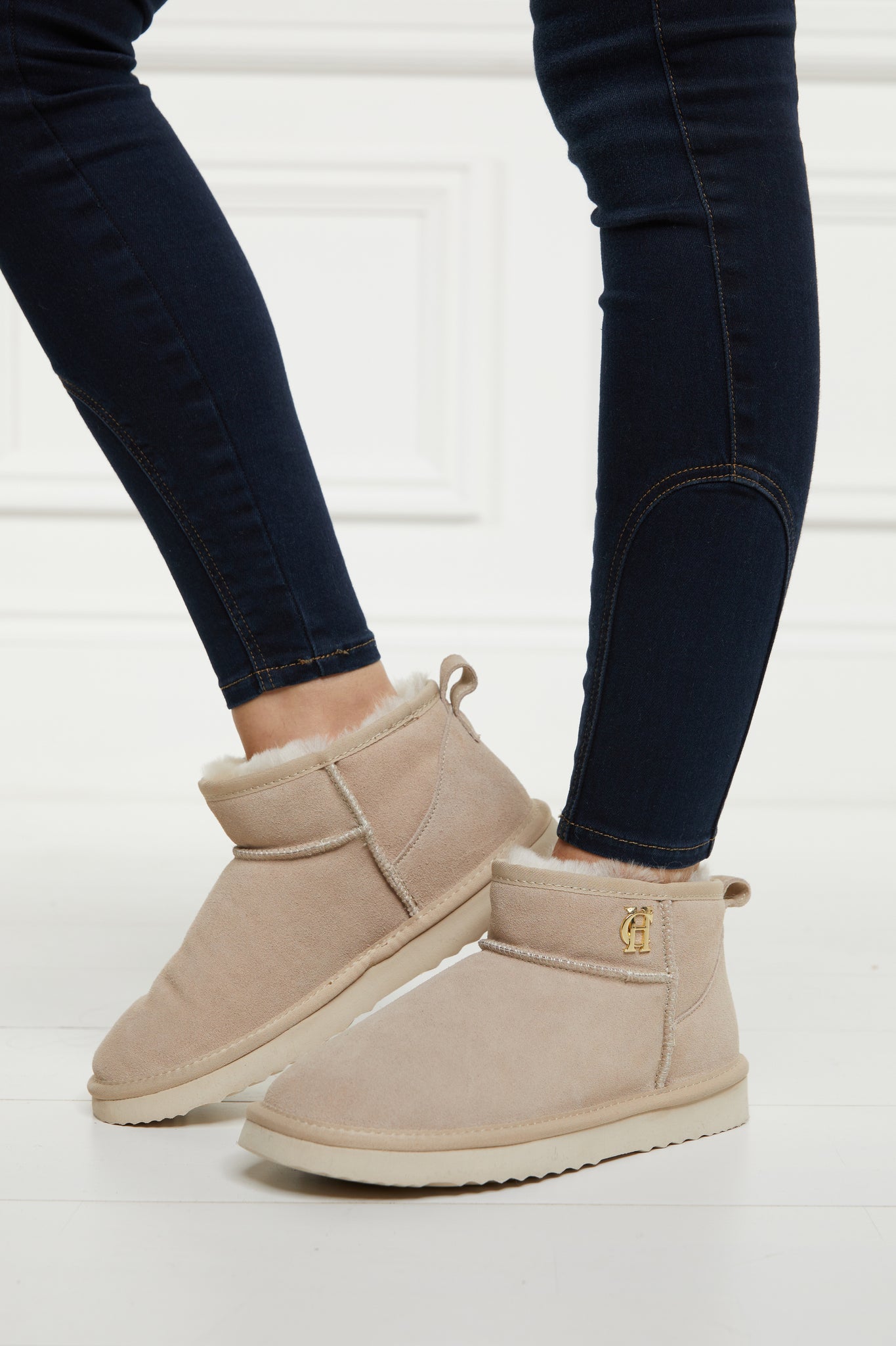 Ultra Mini Shearling Boot (Oyster)