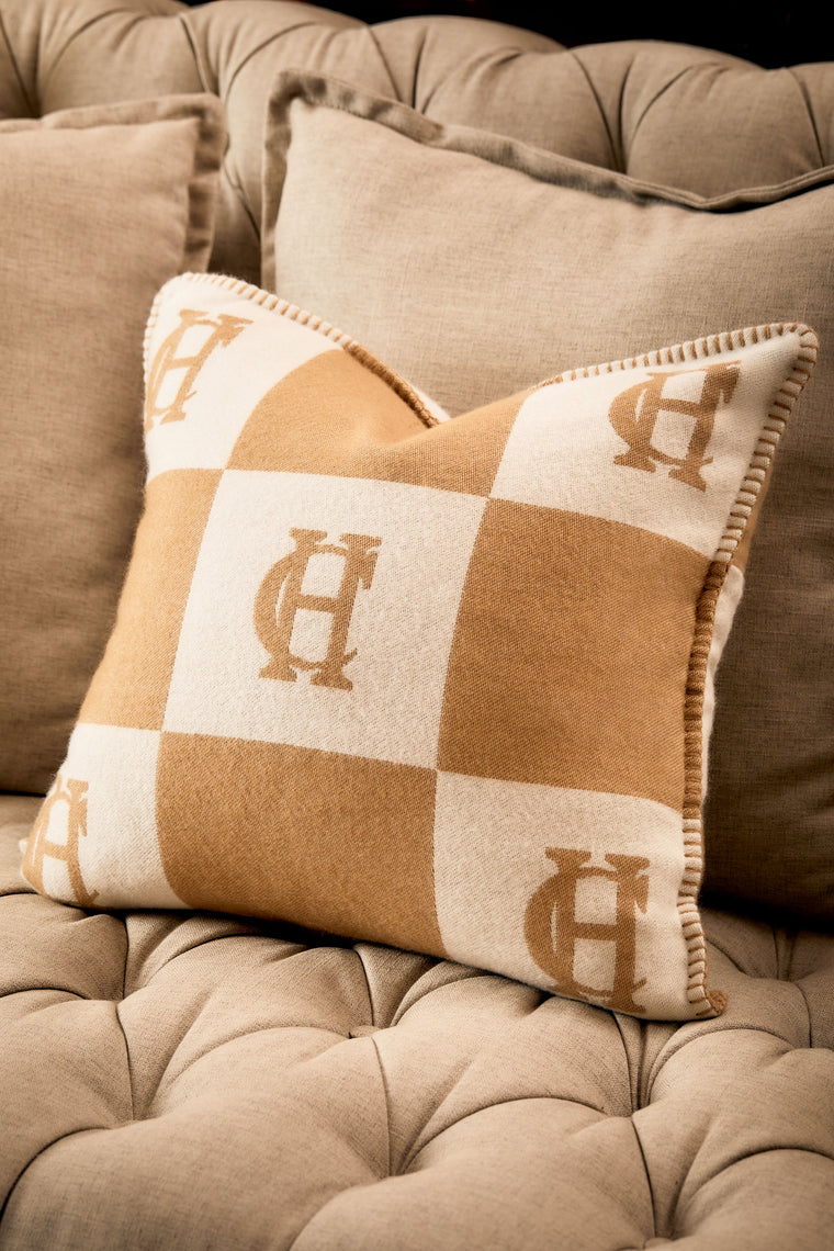 Luxury Cushion (Camel Cream)